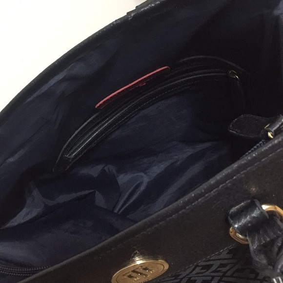Tommy Hilfiger bag - Picture 6 of 8